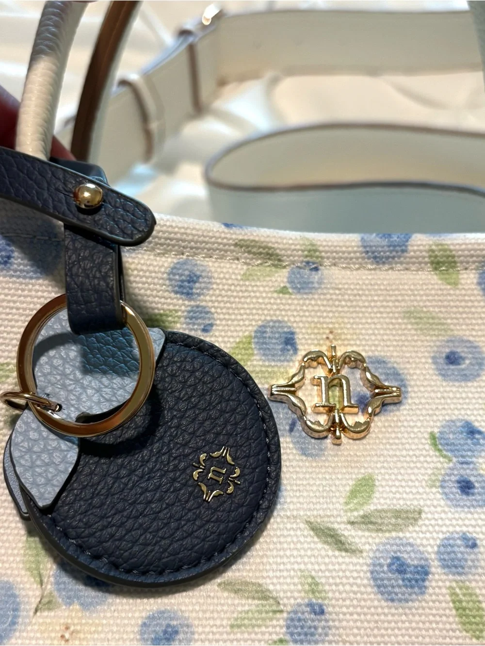 Nanette Lepore Elle Satchel Blueberry Blooms Gingham Tote & Airtag Holder NWT